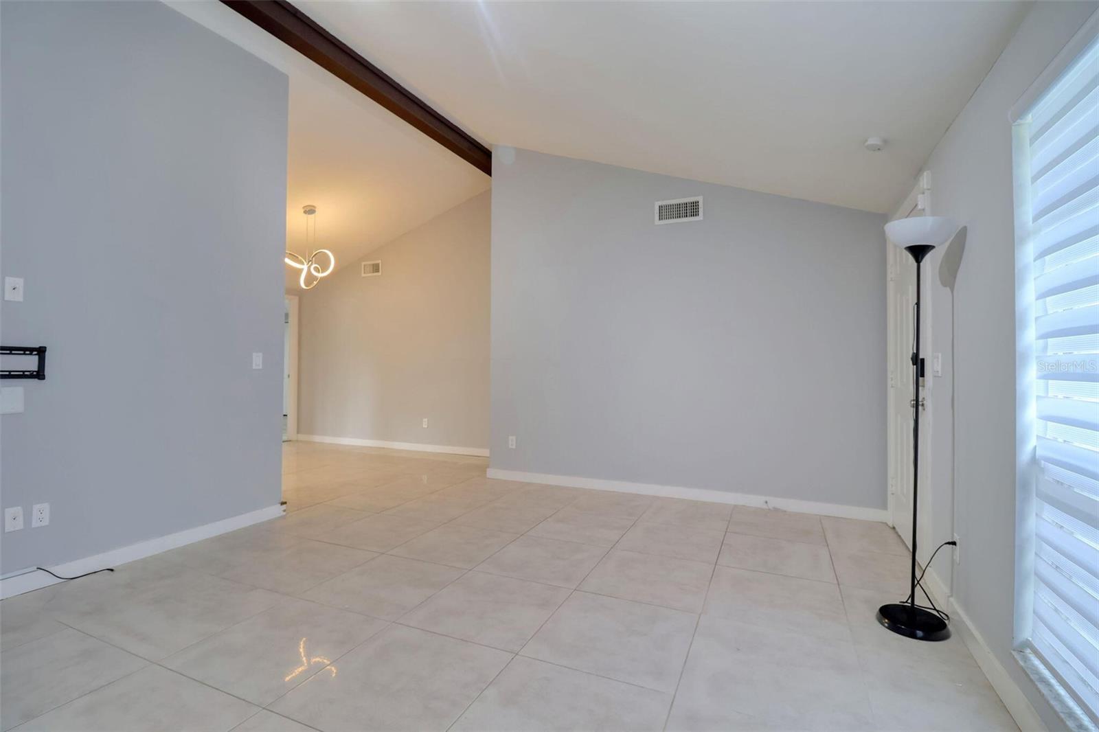 Image 7 of 39 For 9516 Woodborough Court
