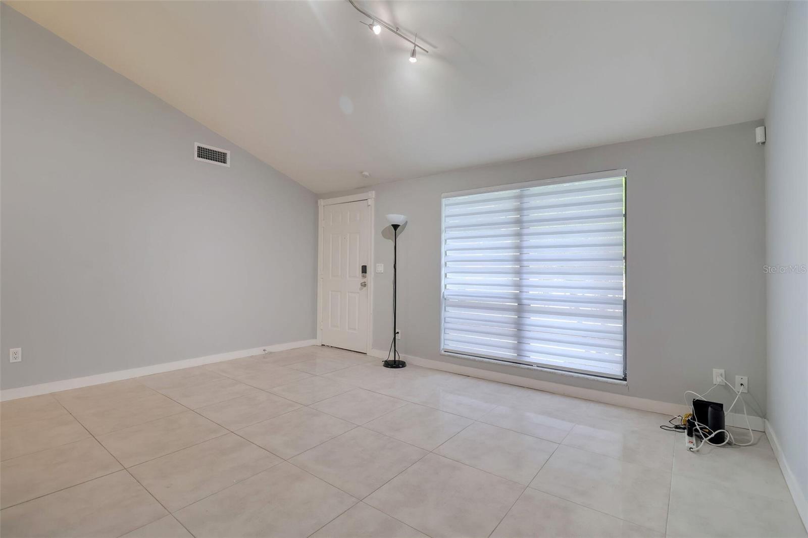 Image 8 of 39 For 9516 Woodborough Court