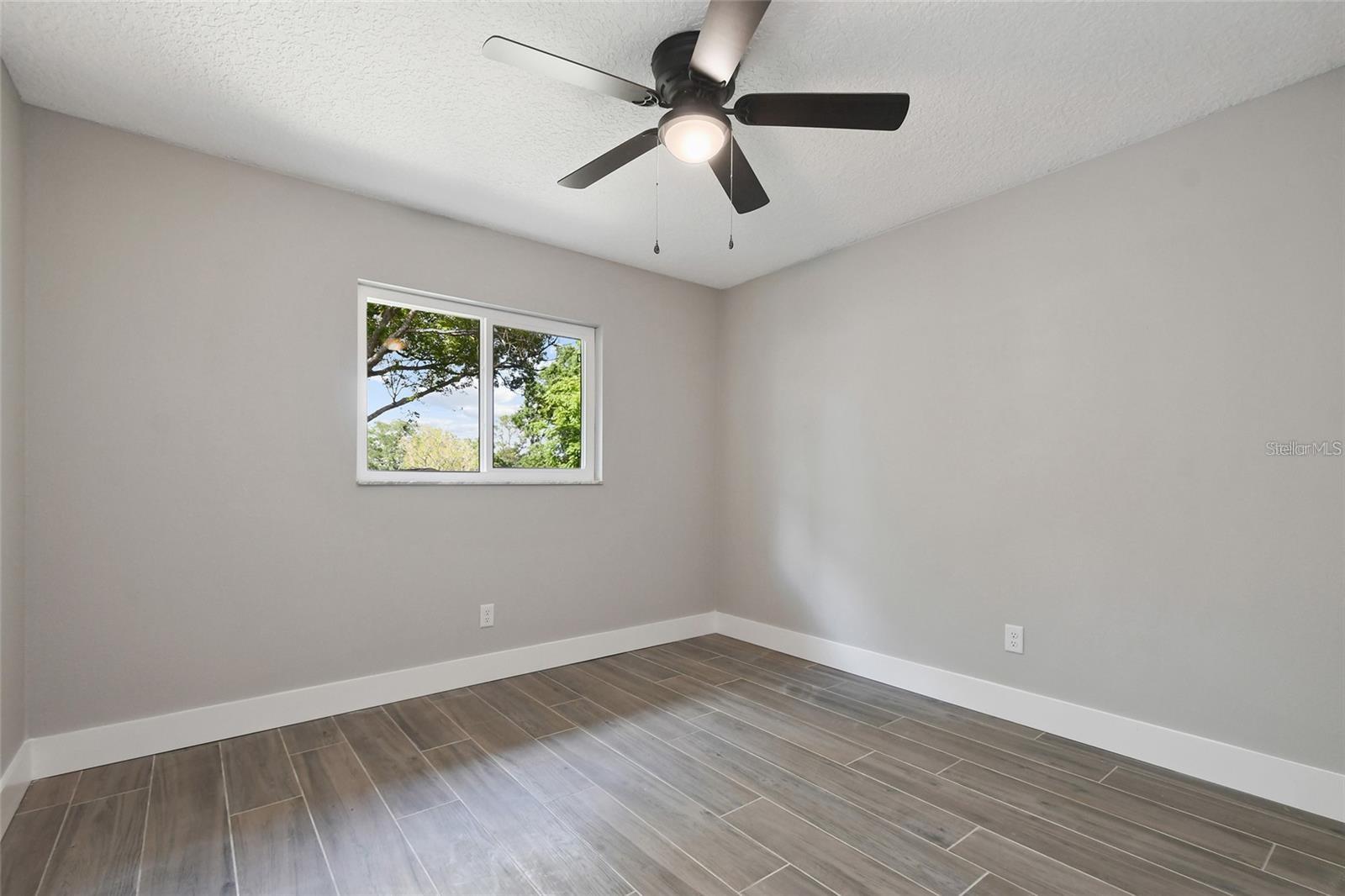 Image 19 of 40 For 213 Tilden Street