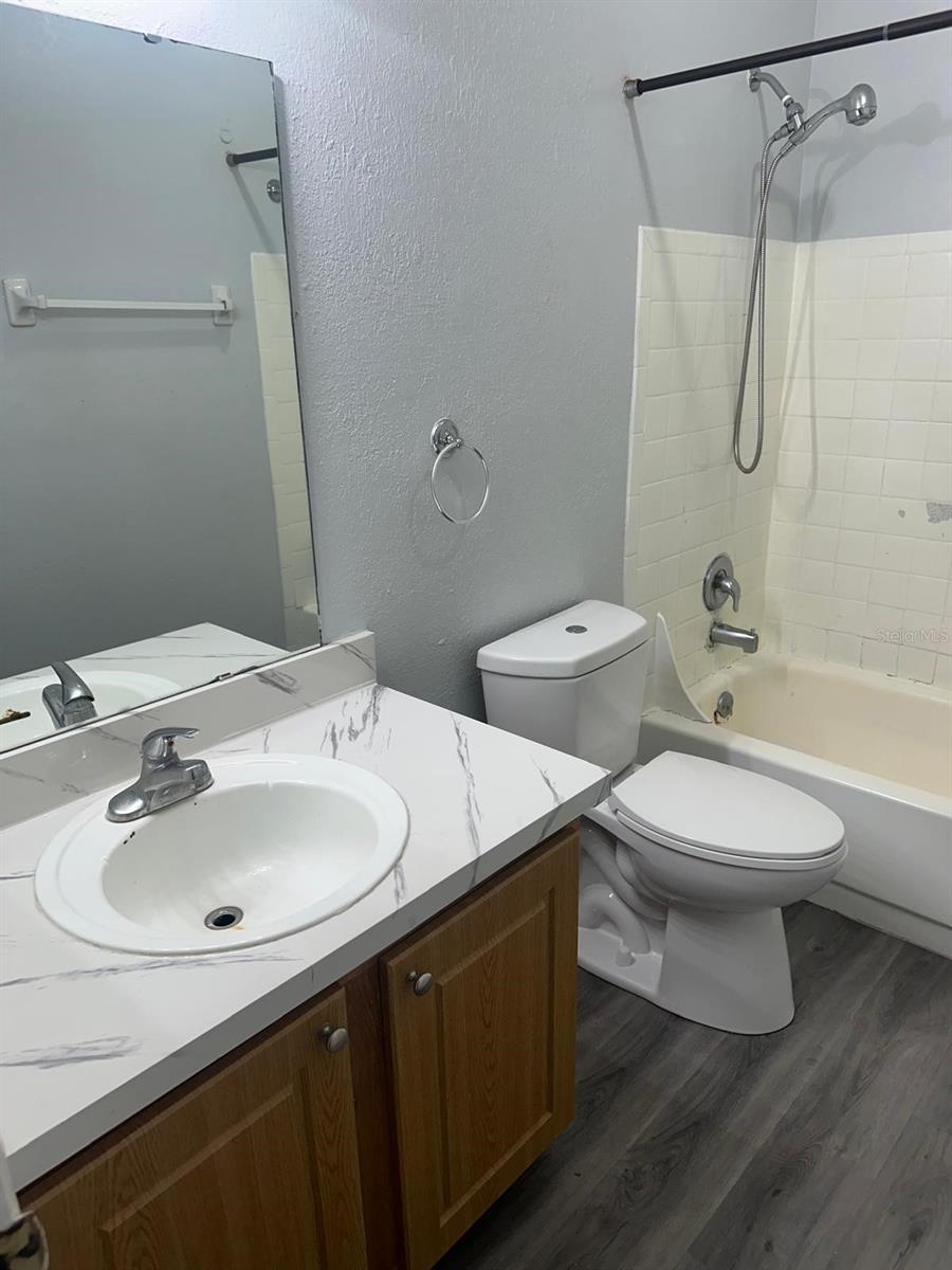 Image 10 of 12 For 4117 Semoran Boulevard 13