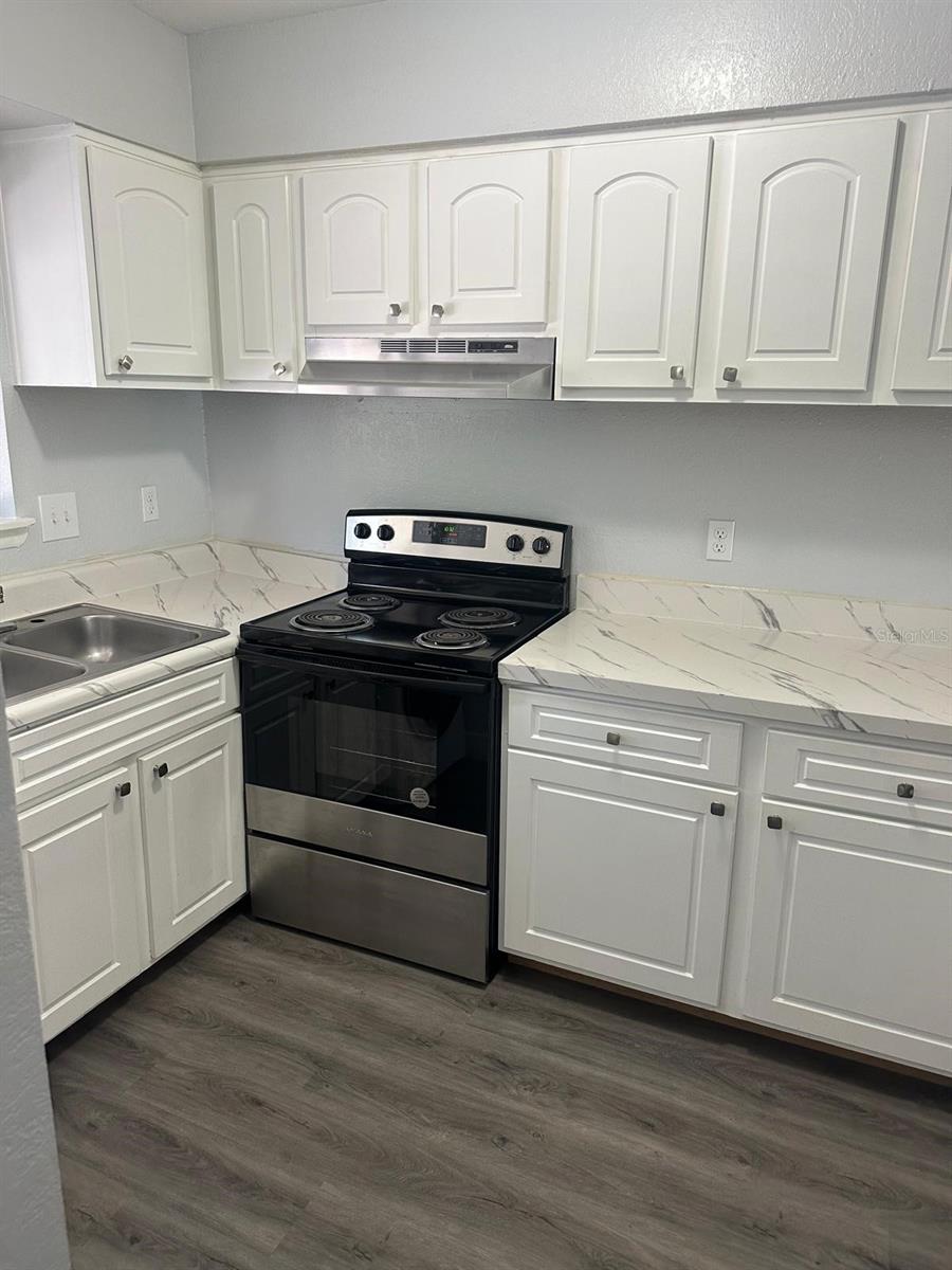 Image 6 of 12 For 4117 Semoran Boulevard 13