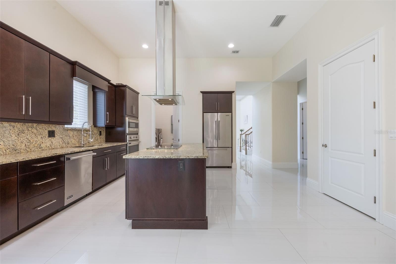 Image 14 of 43 For 800 Hamilton Place Court