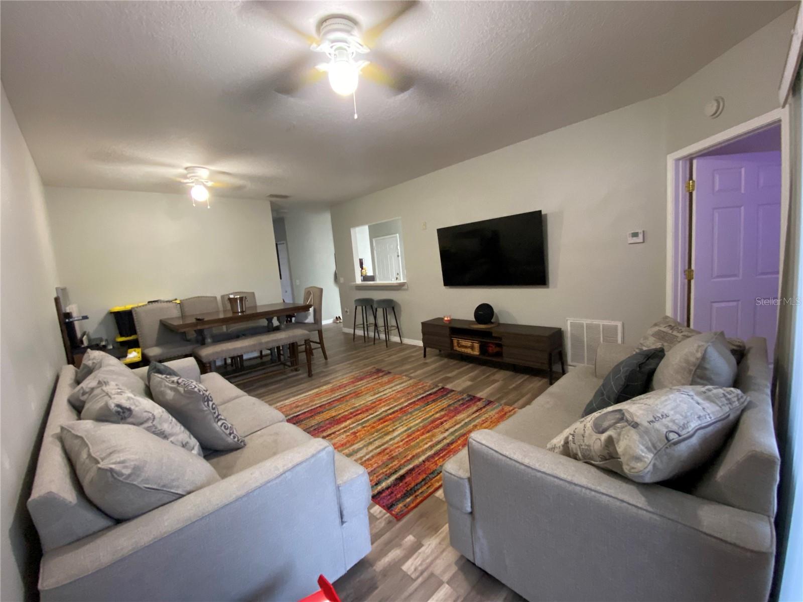 Image 2 of 10 For 9507 Amberdale Court 202