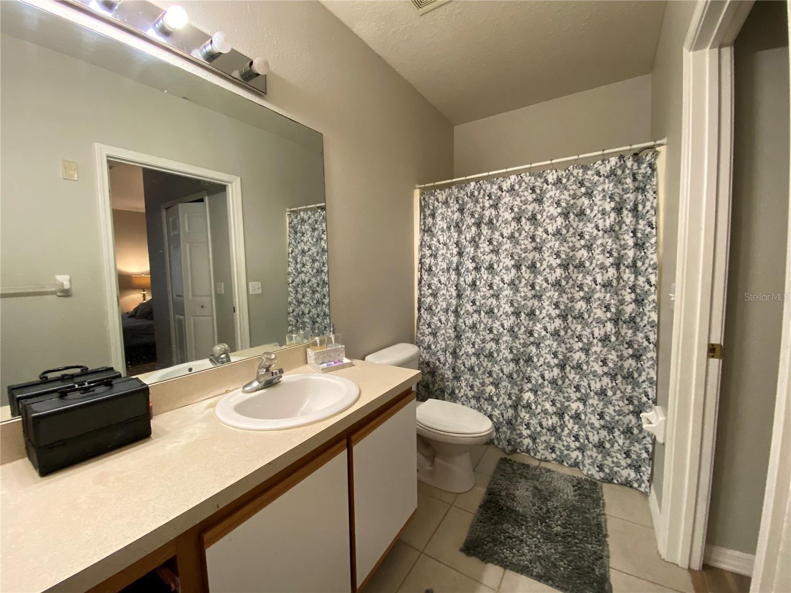 Image 8 of 10 For 9507 Amberdale Court 202