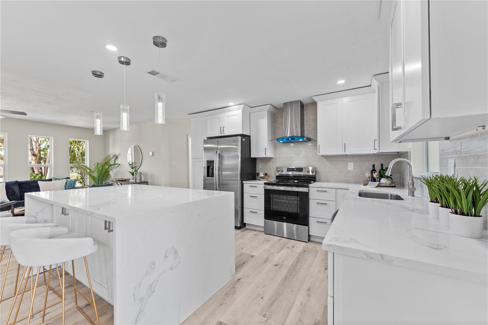 Image 4 of 22 For 2075 Abalone Avenue