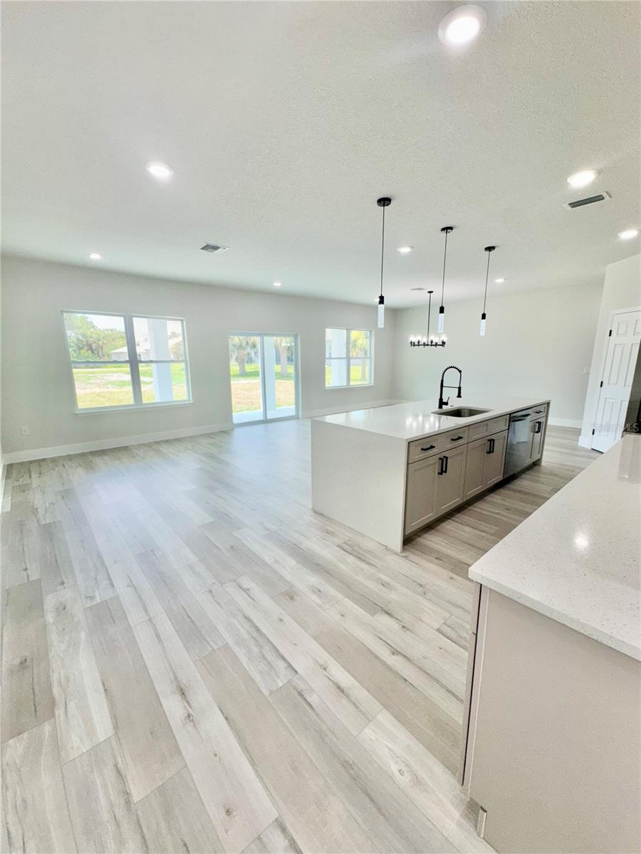 Image 17 of 60 For 308 Franzing Street Sw
