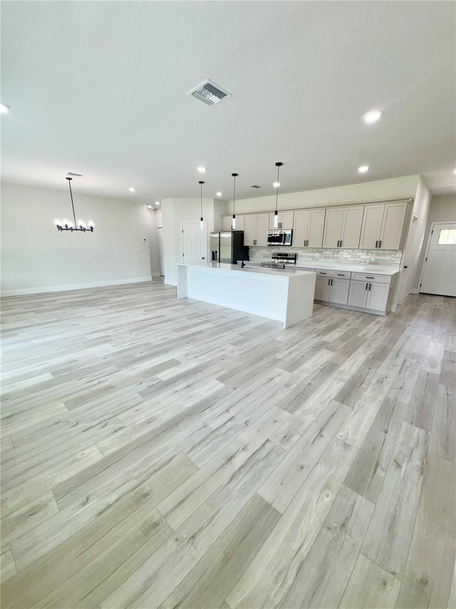 Image 23 of 60 For 308 Franzing Street Sw
