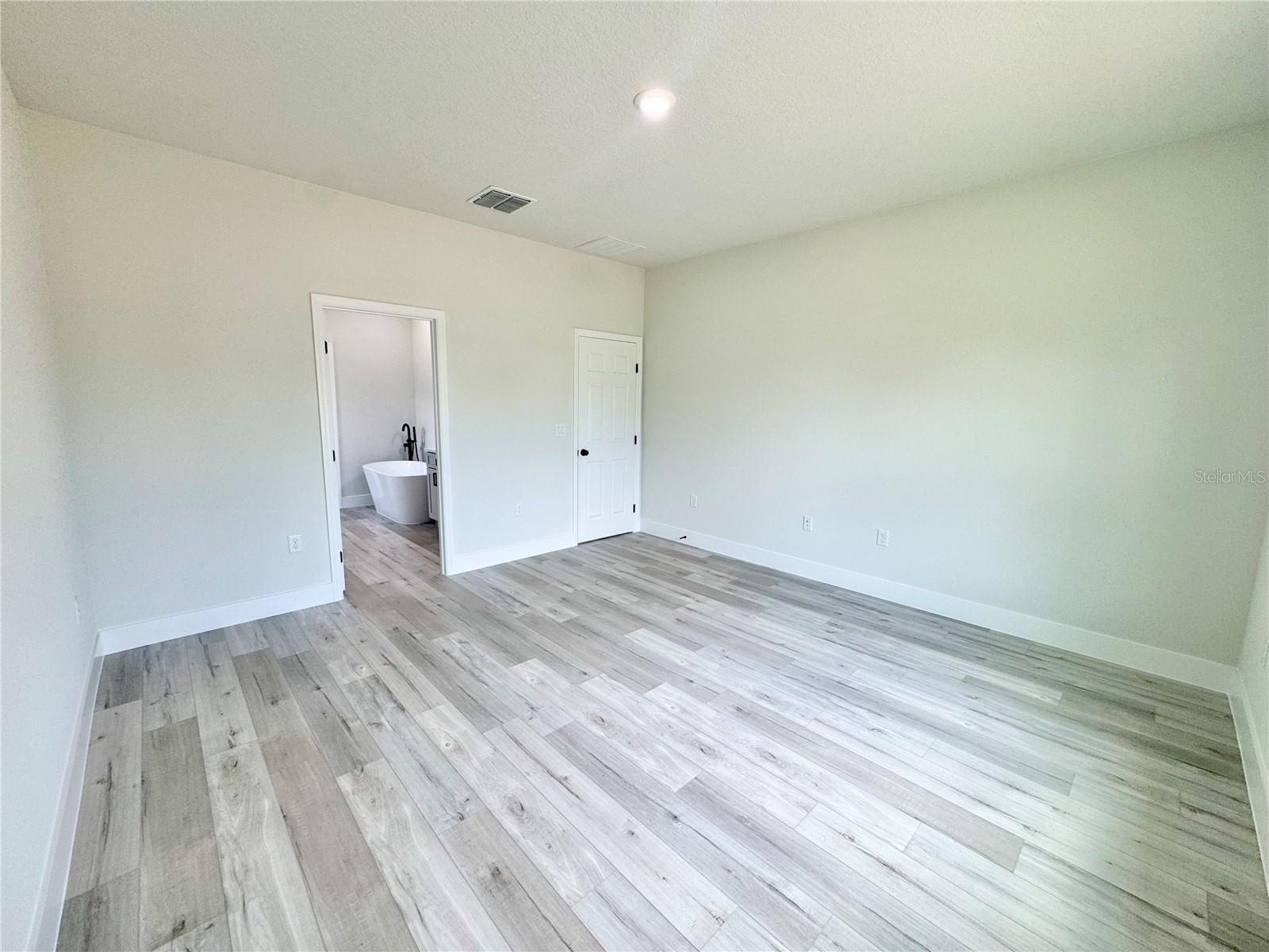 Image 41 of 60 For 308 Franzing Street Sw