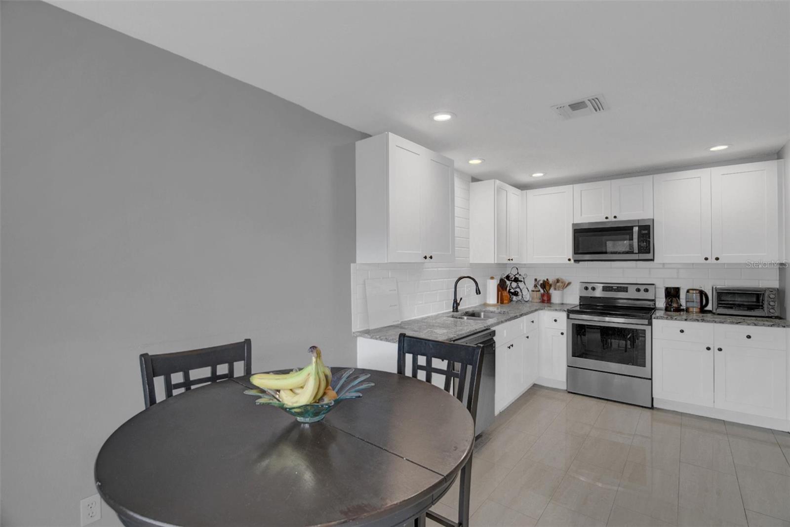 Image 10 of 54 For 503 Portland Circle