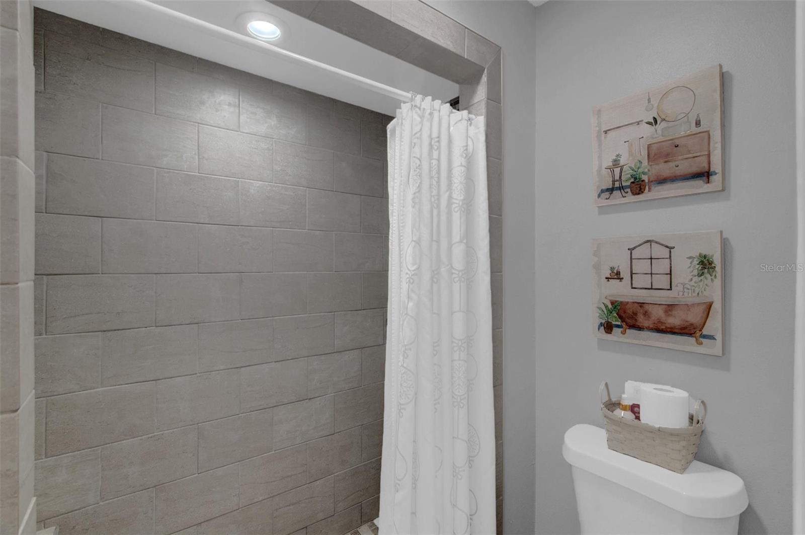 Image 30 of 54 For 503 Portland Circle