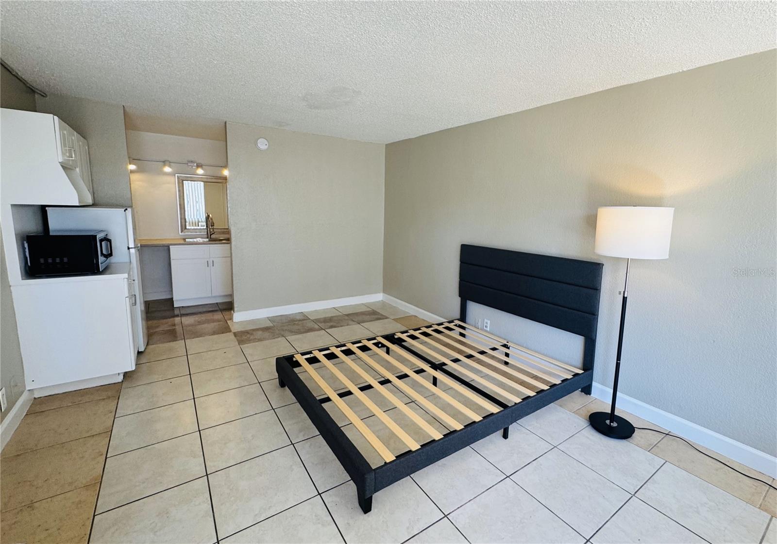 Image 2 of 16 For 7900 Orange Blossom Trail 1010