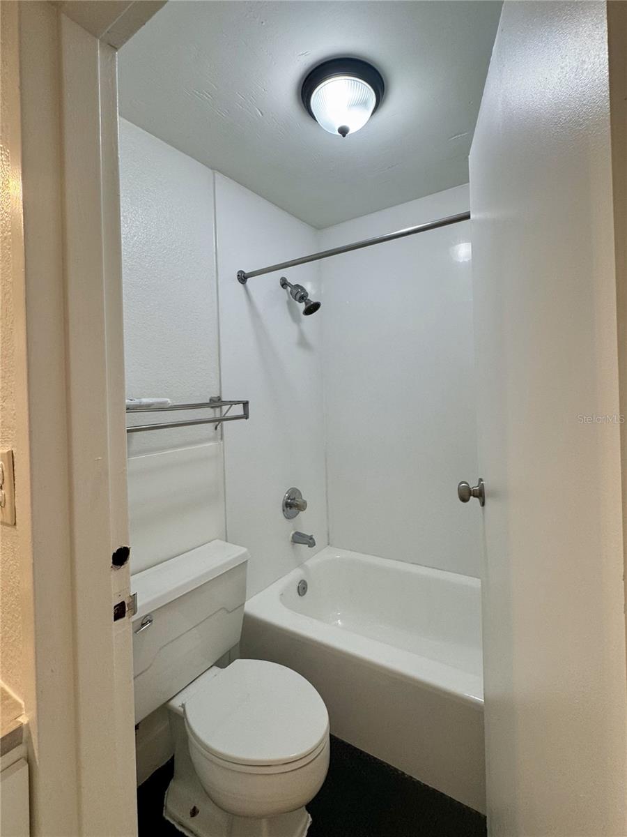 Image 7 of 16 For 7900 Orange Blossom Trail 1010