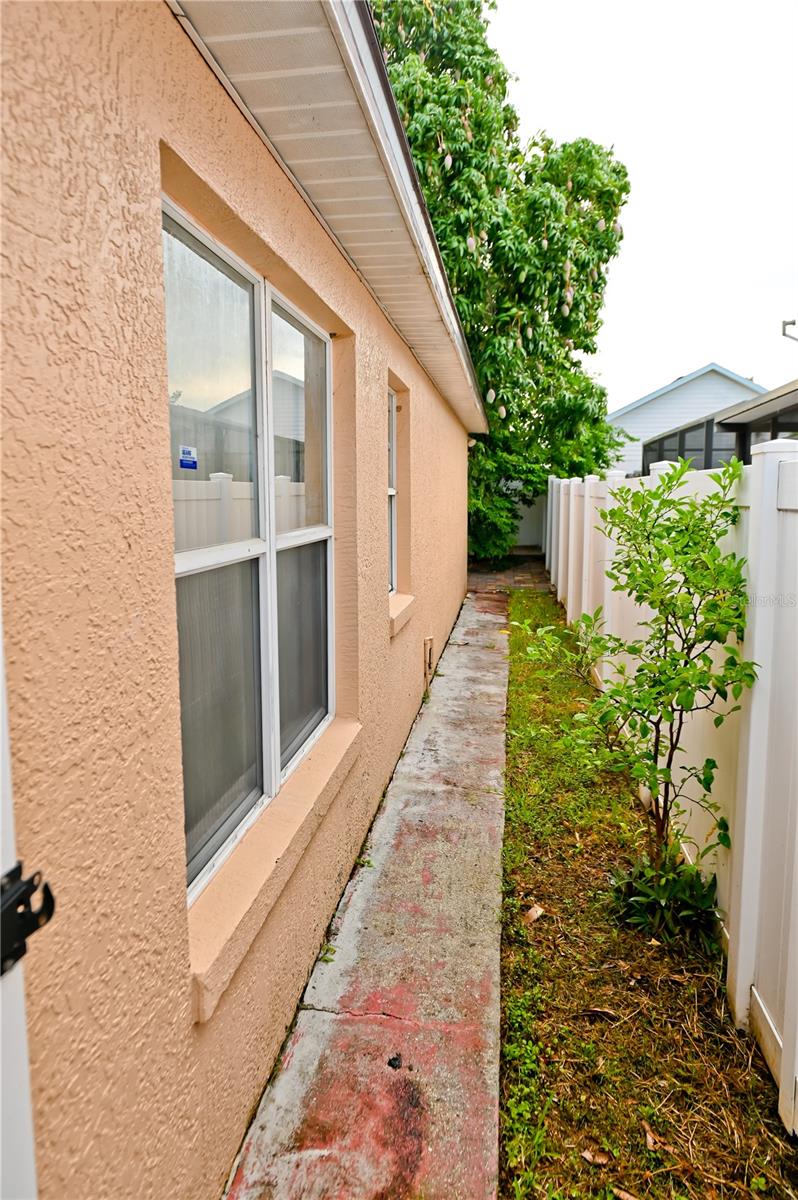 Image 4 of 29 For 12406 Beacontree Way
