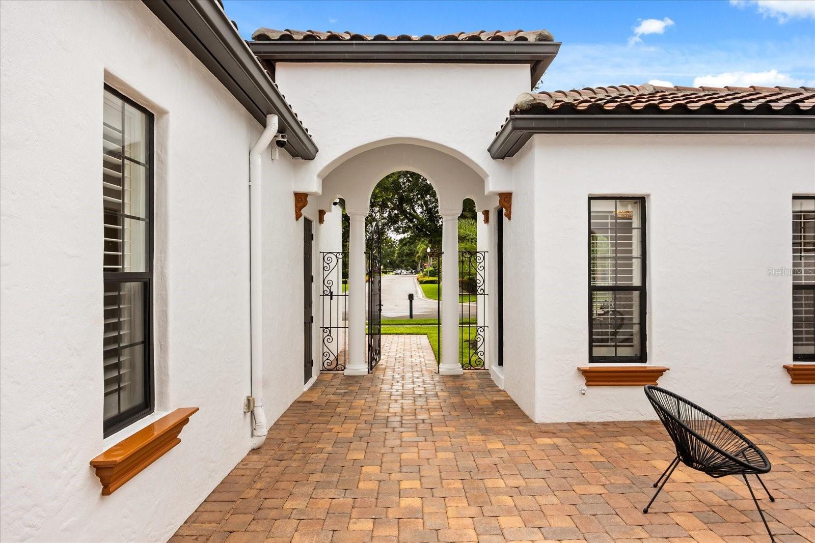 Image 10 of 86 For 7733 Pointe Venezia Drive