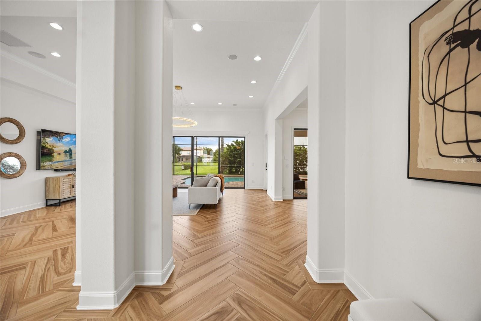 Image 13 of 86 For 7733 Pointe Venezia Drive