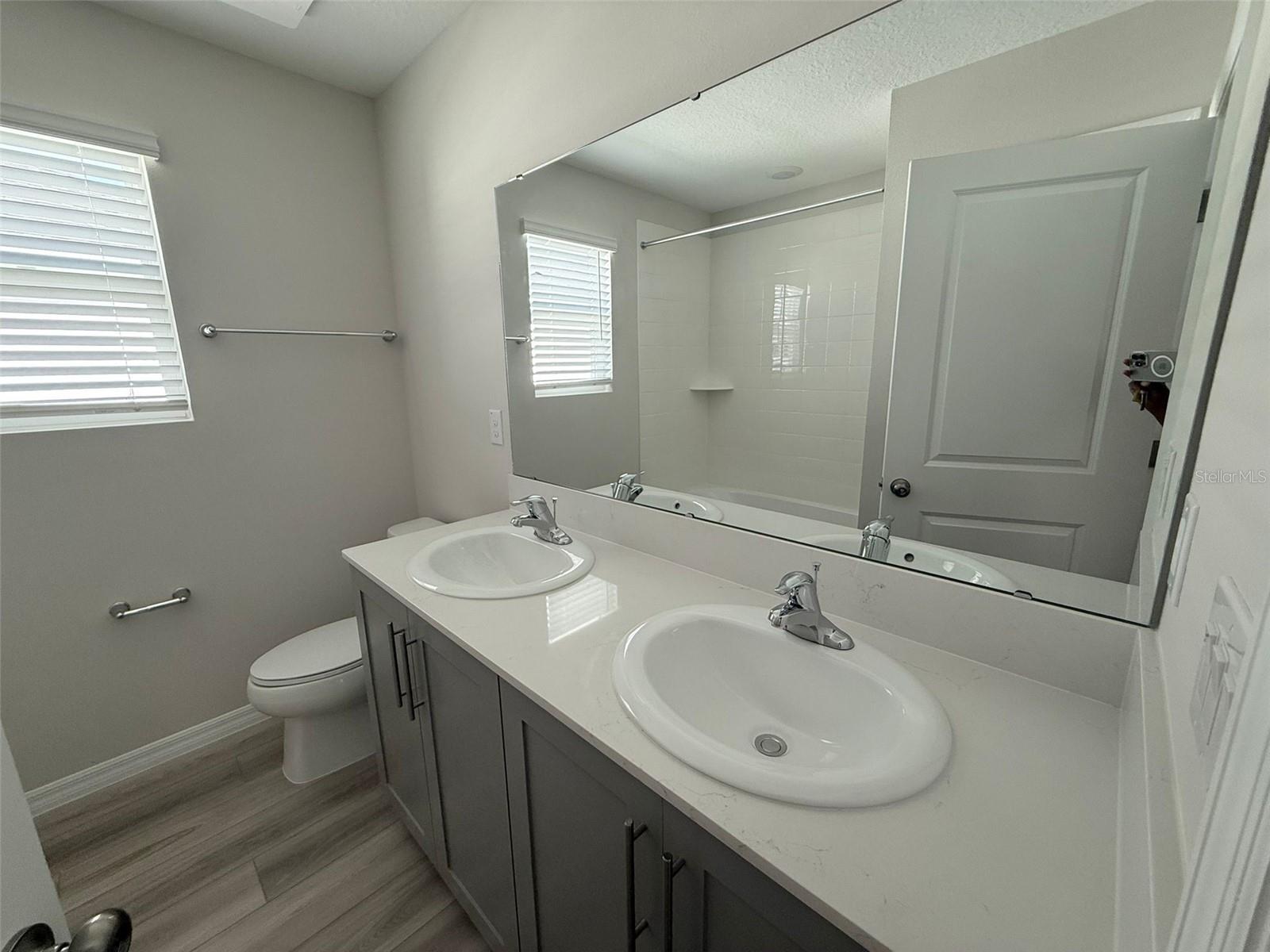 Image 27 of 33 For 37087 Sagemoor Drive