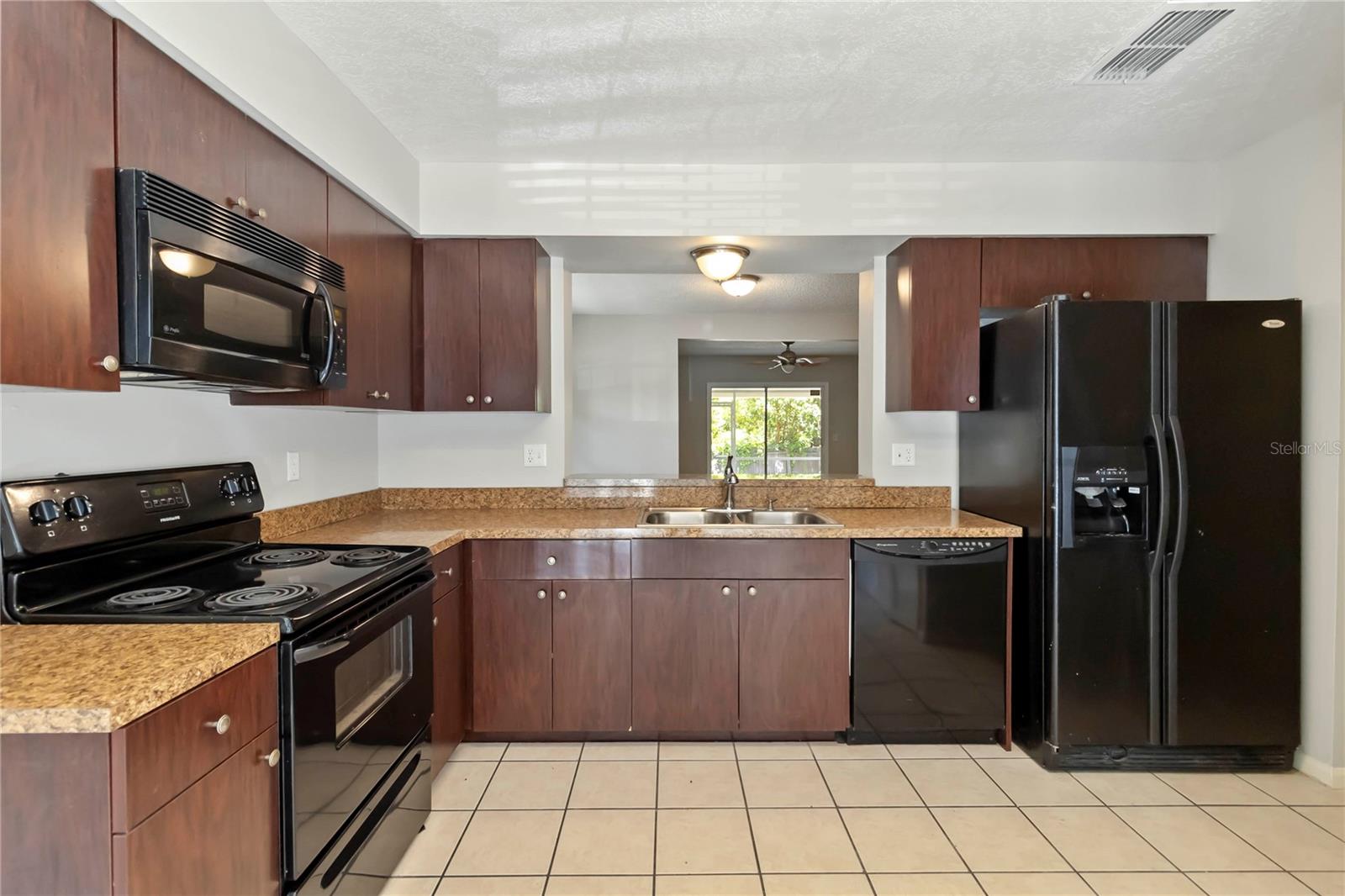 Image 10 of 28 For 4447 Brook Hollow Circle