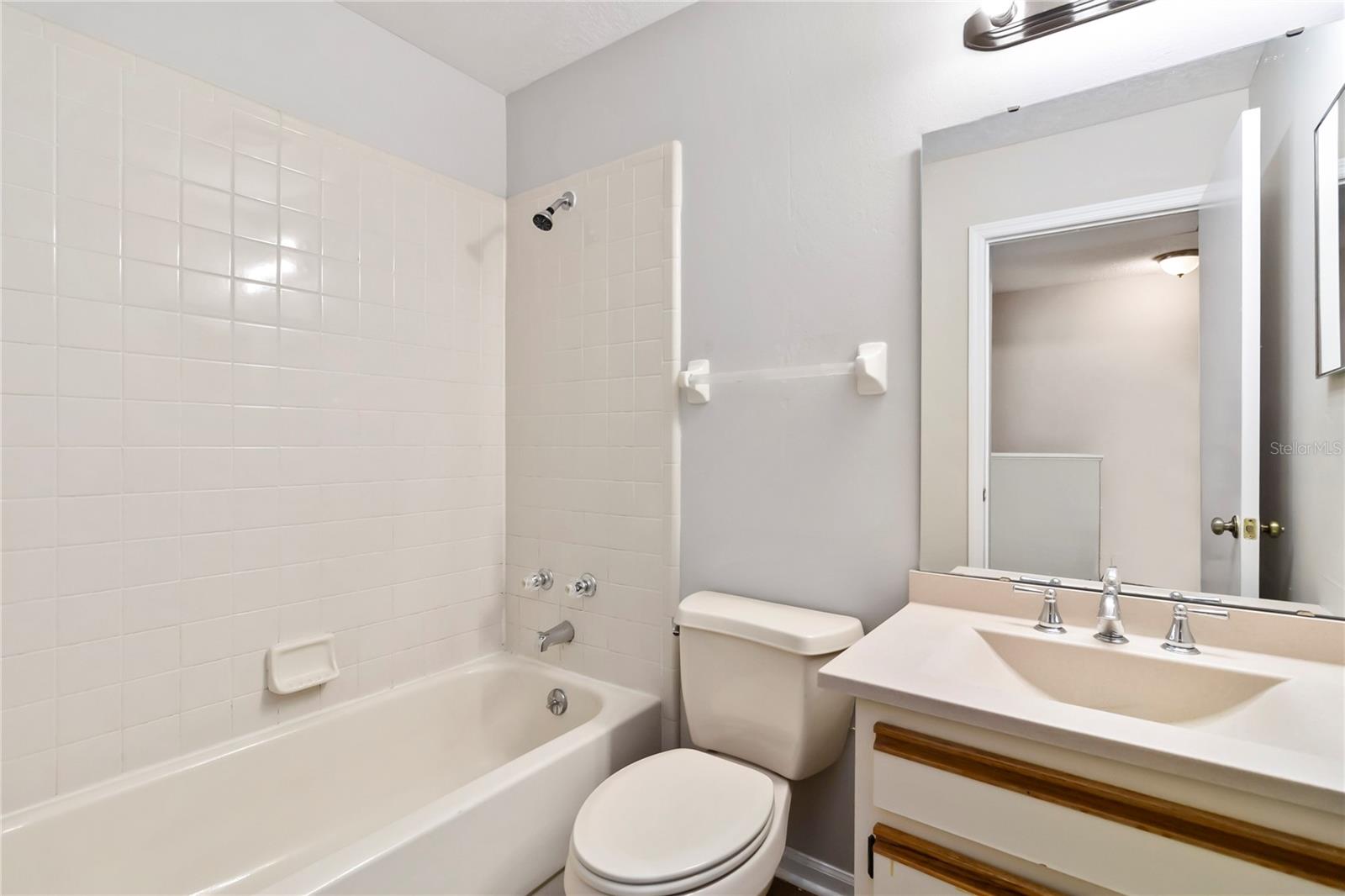 Image 22 of 28 For 4447 Brook Hollow Circle