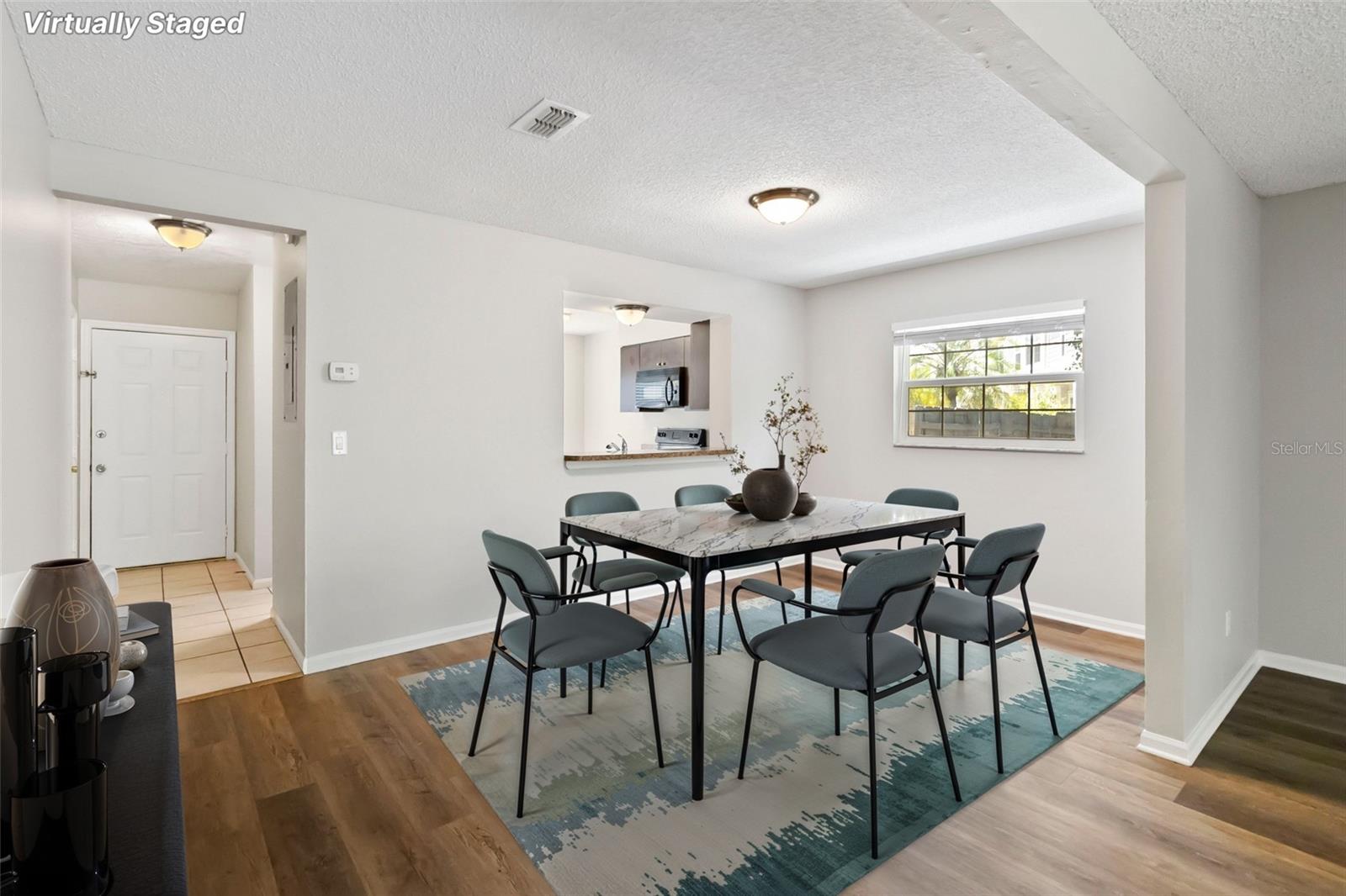Image 3 of 28 For 4447 Brook Hollow Circle