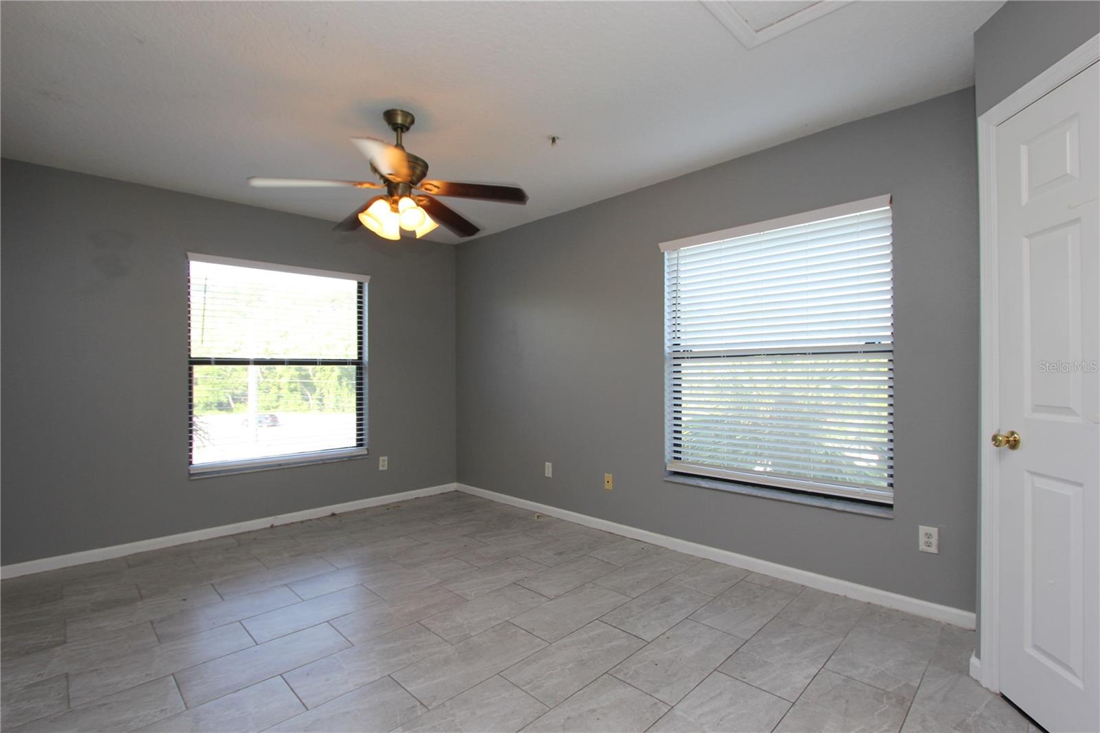 Image 12 of 19 For 1131 Pine Ridge Circle 1