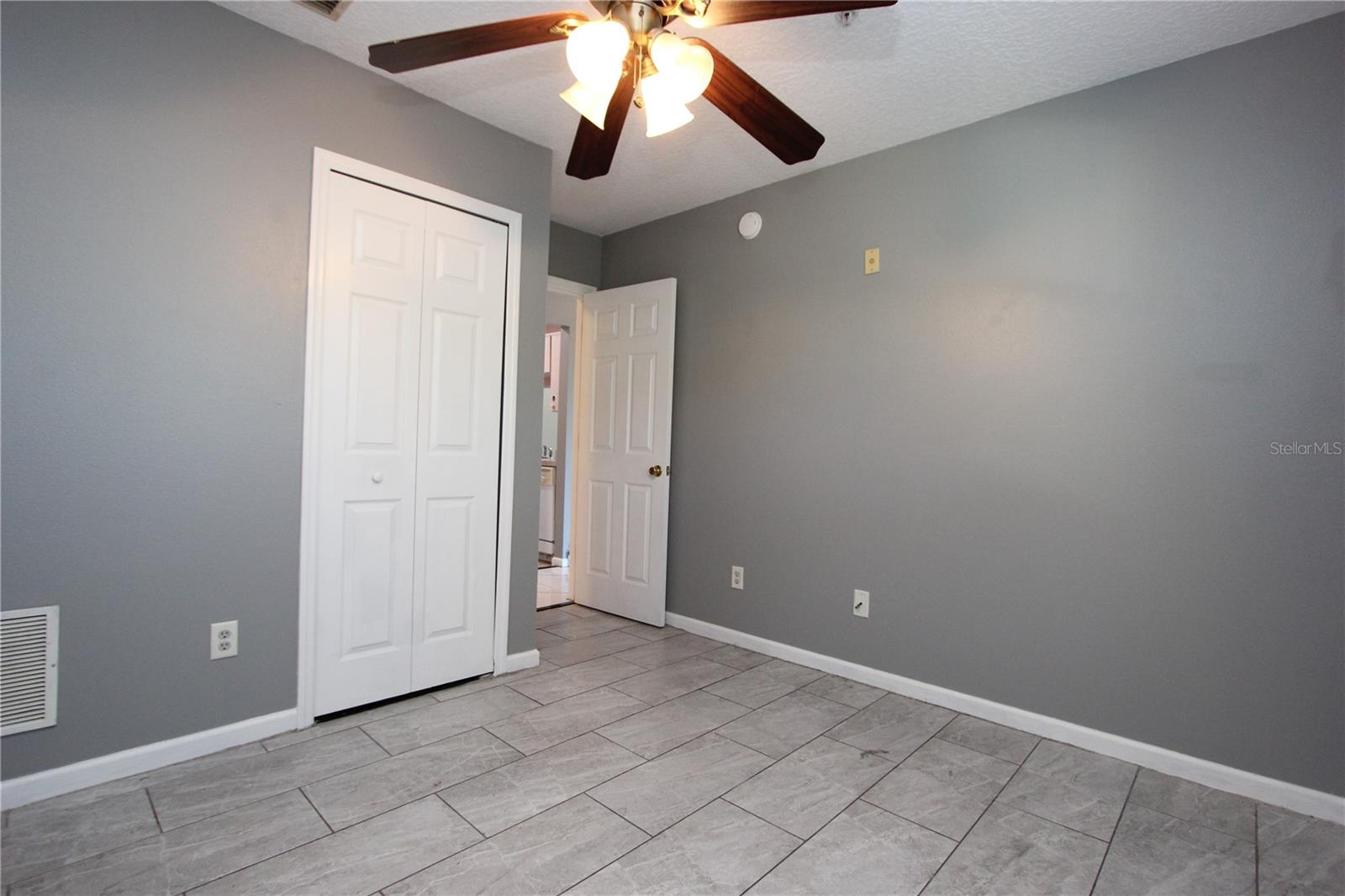 Image 18 of 19 For 1131 Pine Ridge Circle 1