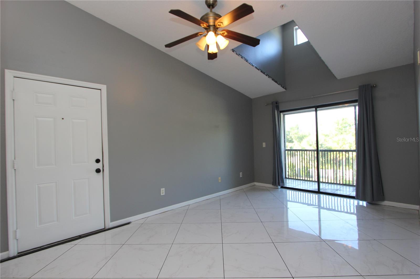 Image 4 of 19 For 1131 Pine Ridge Circle 1