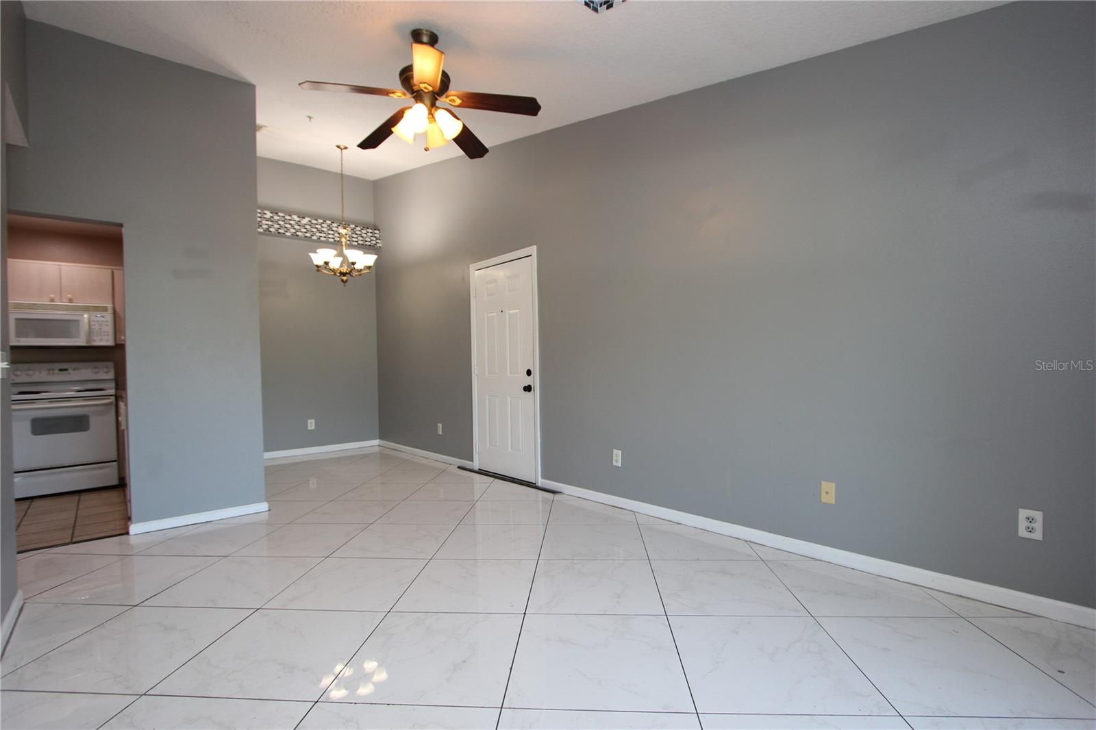 Image 5 of 19 For 1131 Pine Ridge Circle 1
