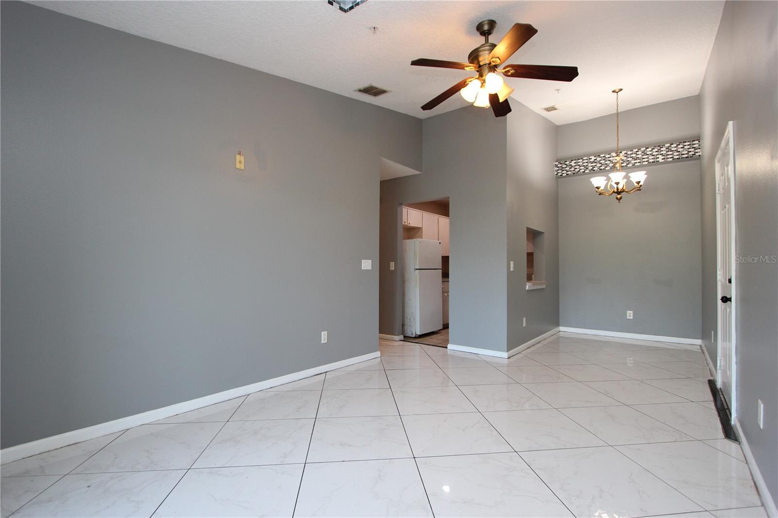 Image 6 of 19 For 1131 Pine Ridge Circle 1