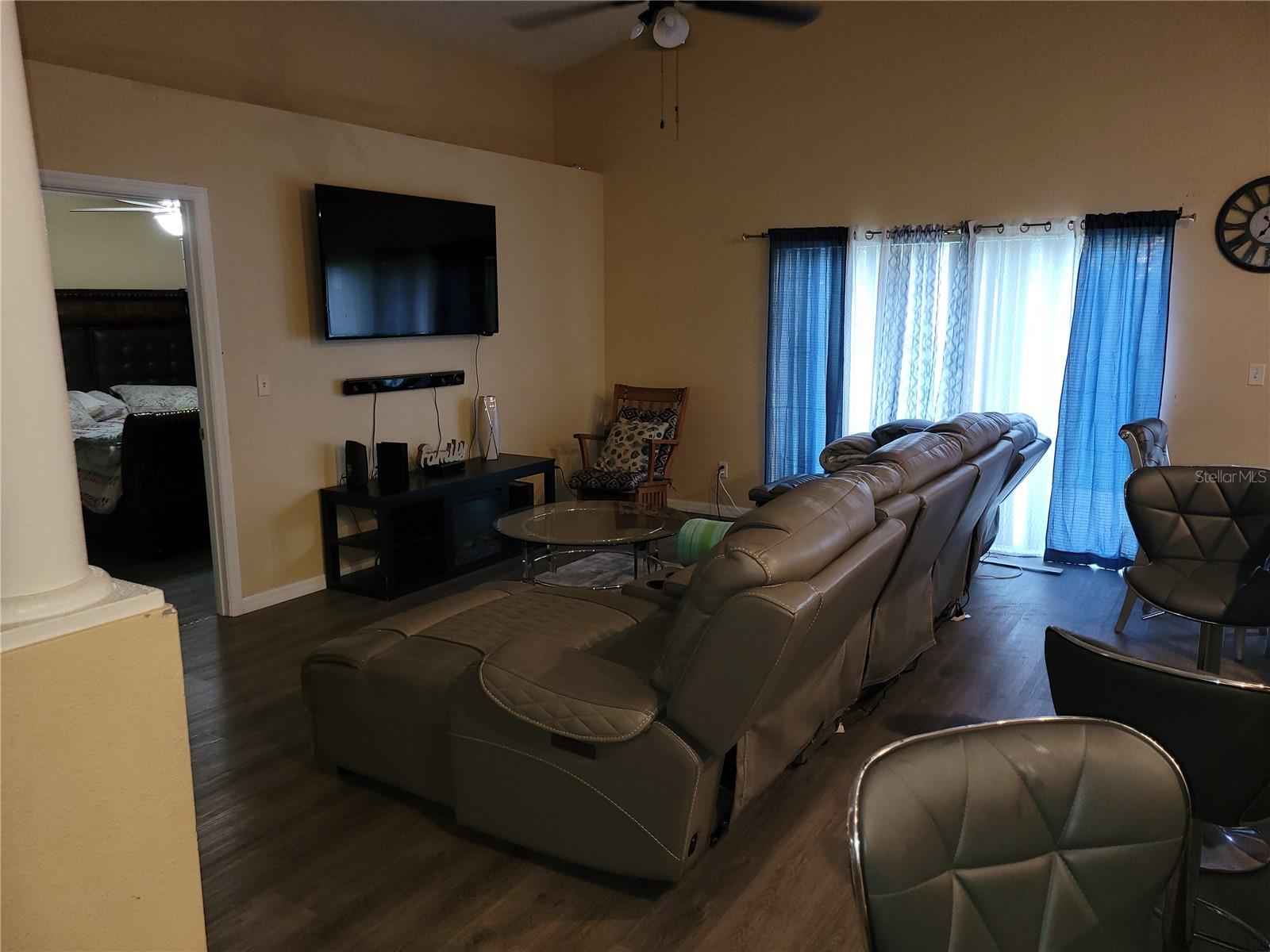 Image 2 of 15 For 1146 Bluegrass Drive