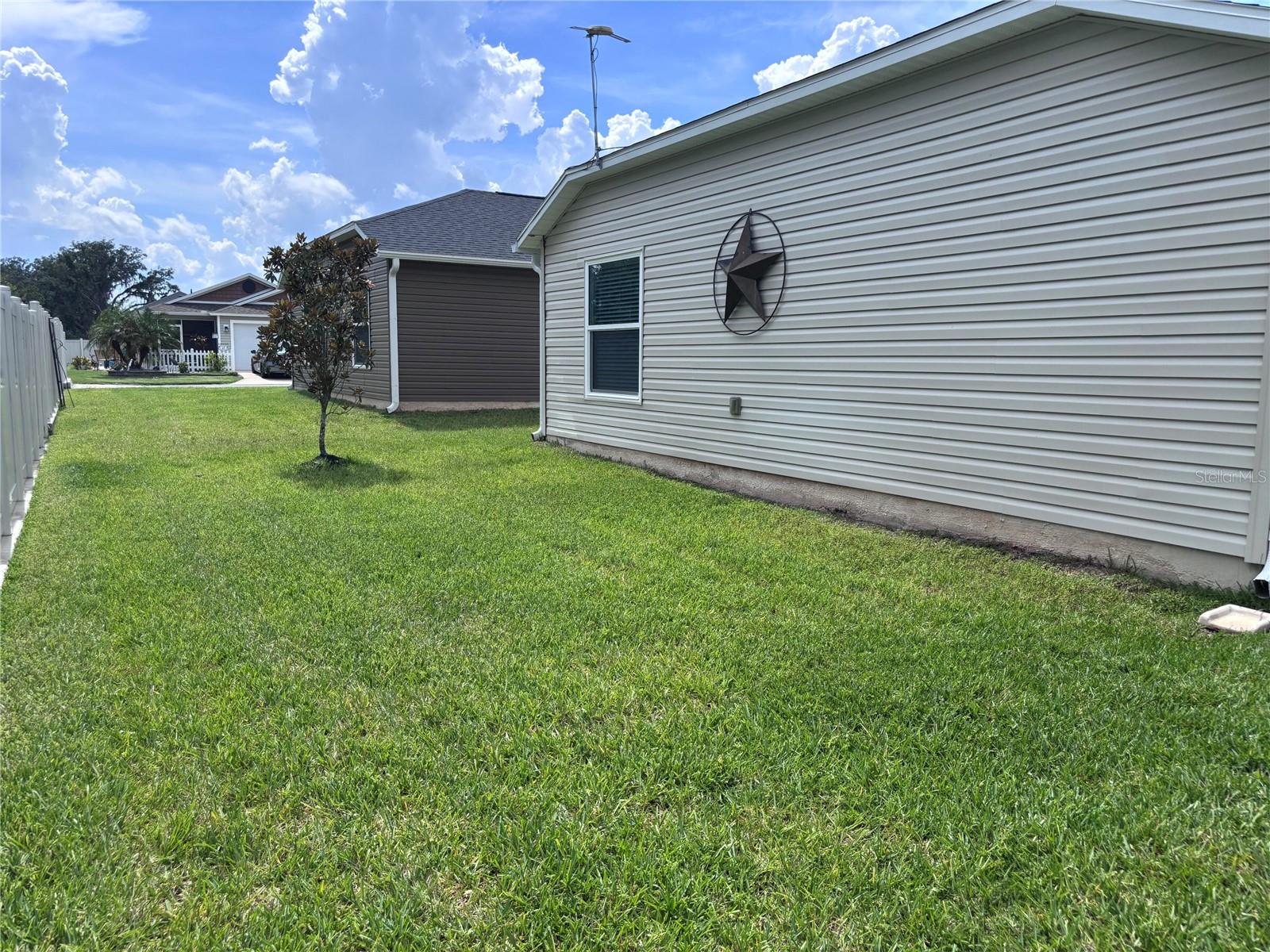 Image 8 of 25 For 3328 Davis Terrace