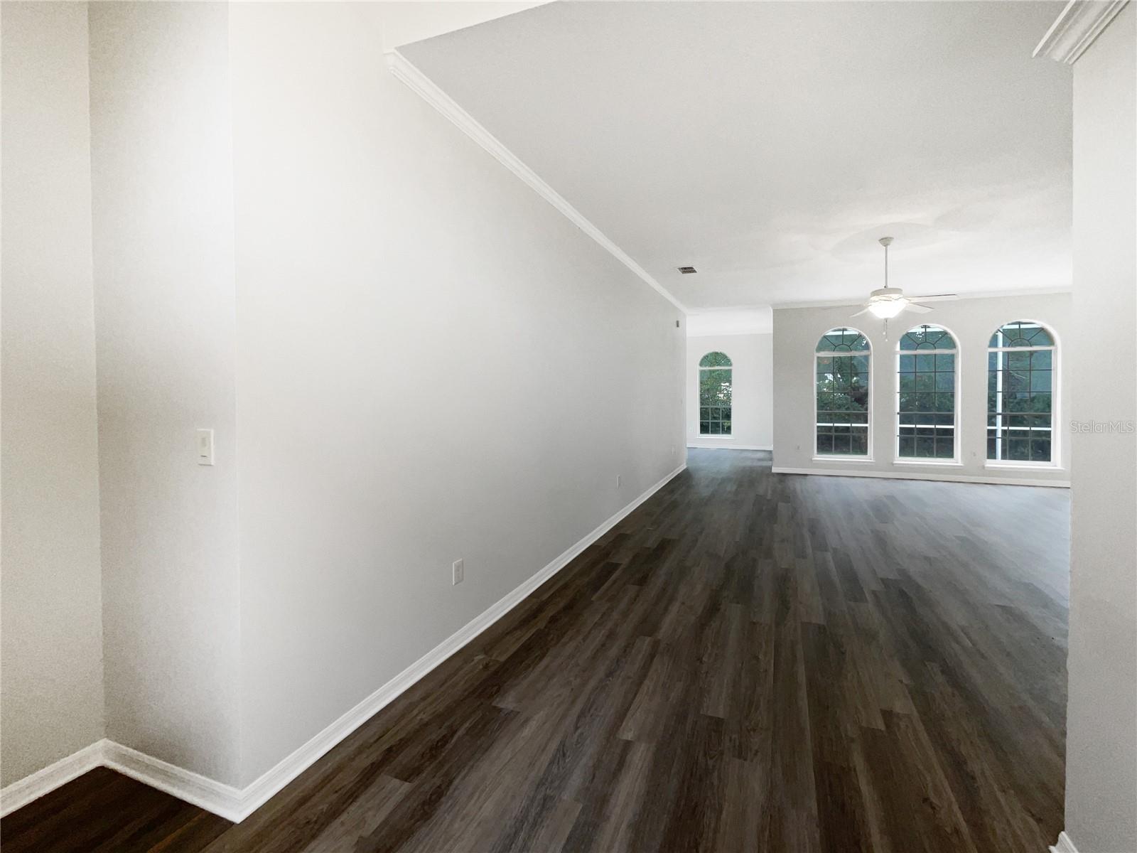 Image 11 of 22 For 109 Greentree Lane
