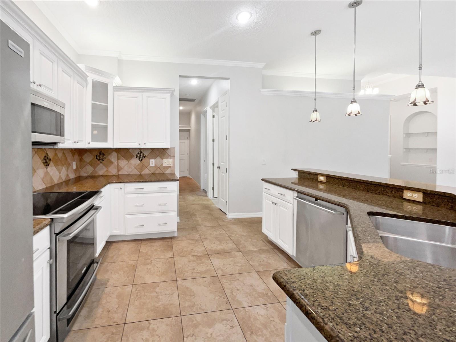 Image 6 of 22 For 109 Greentree Lane