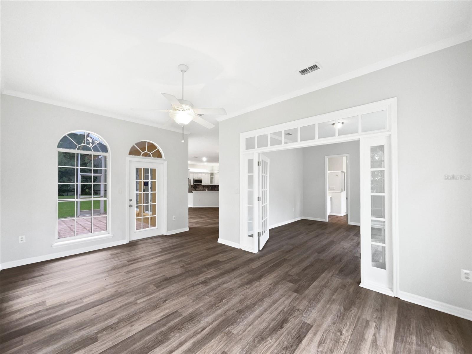 Image 8 of 22 For 109 Greentree Lane