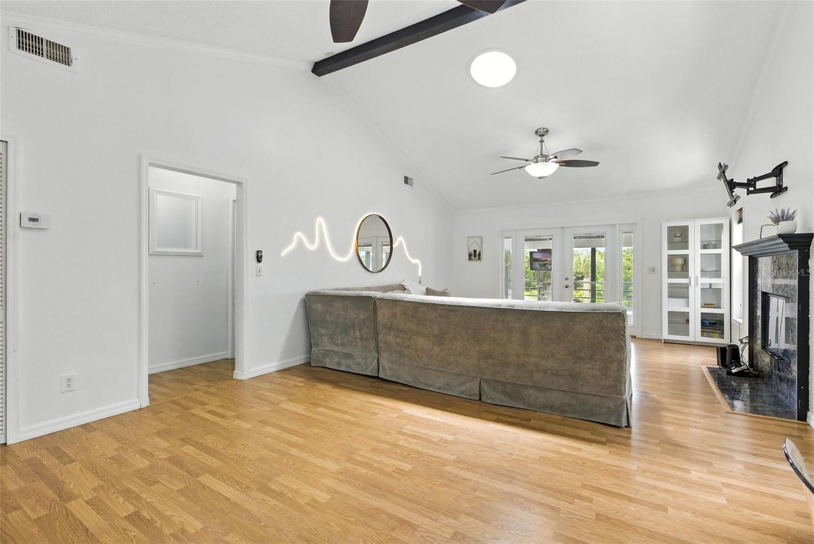 Image 13 of 41 For 563 Belltower Avenue 240