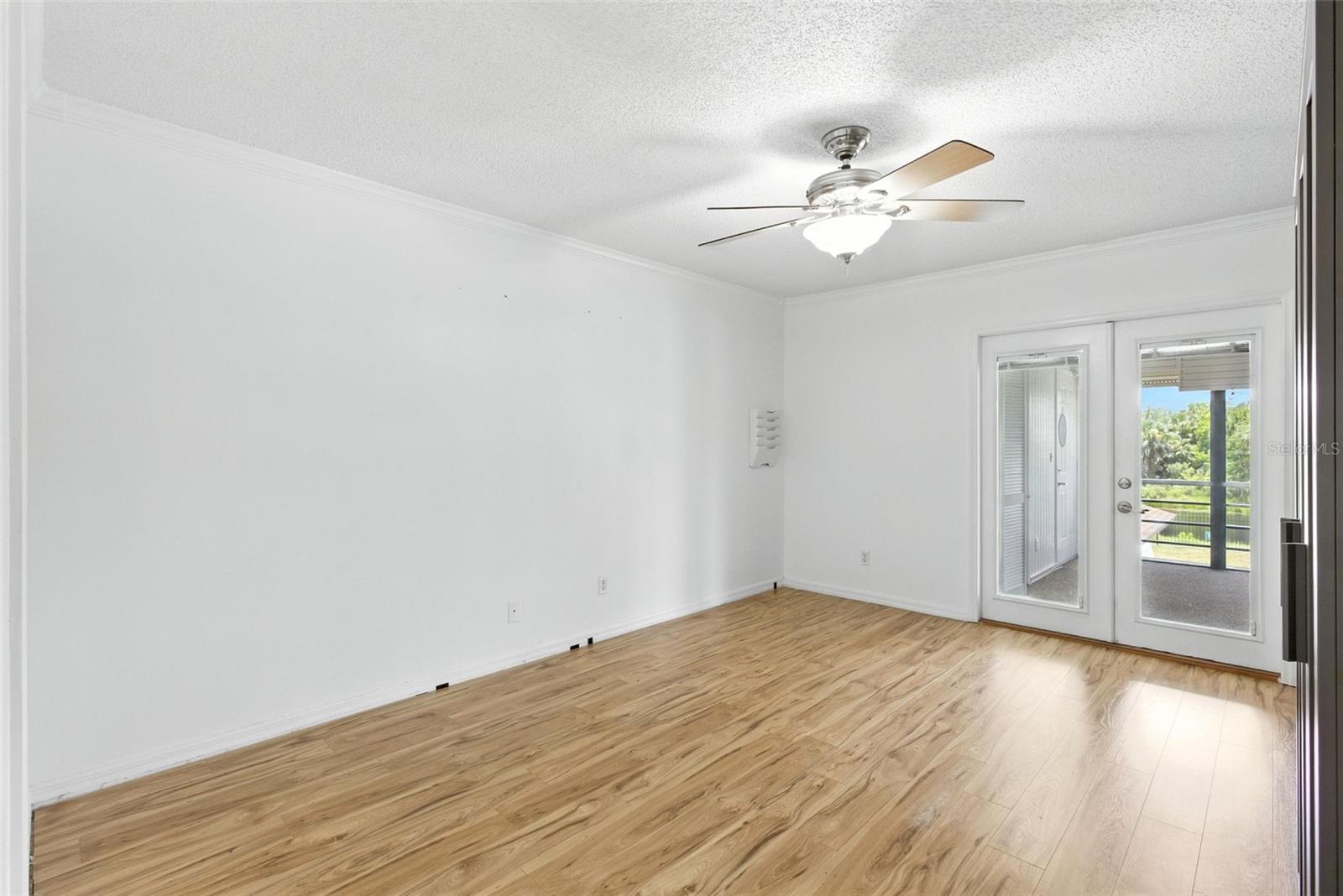 Image 18 of 41 For 563 Belltower Avenue 240
