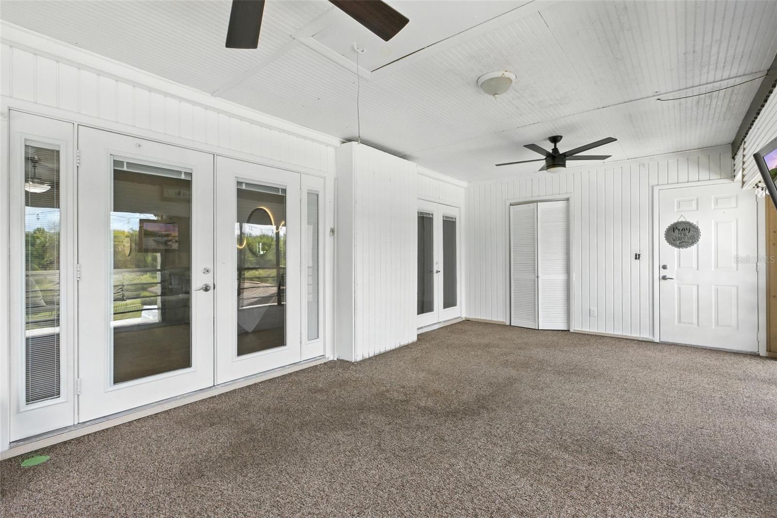 Image 29 of 41 For 563 Belltower Avenue 240
