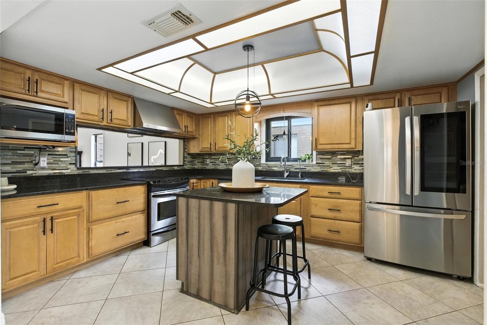 Image 7 of 41 For 563 Belltower Avenue 240