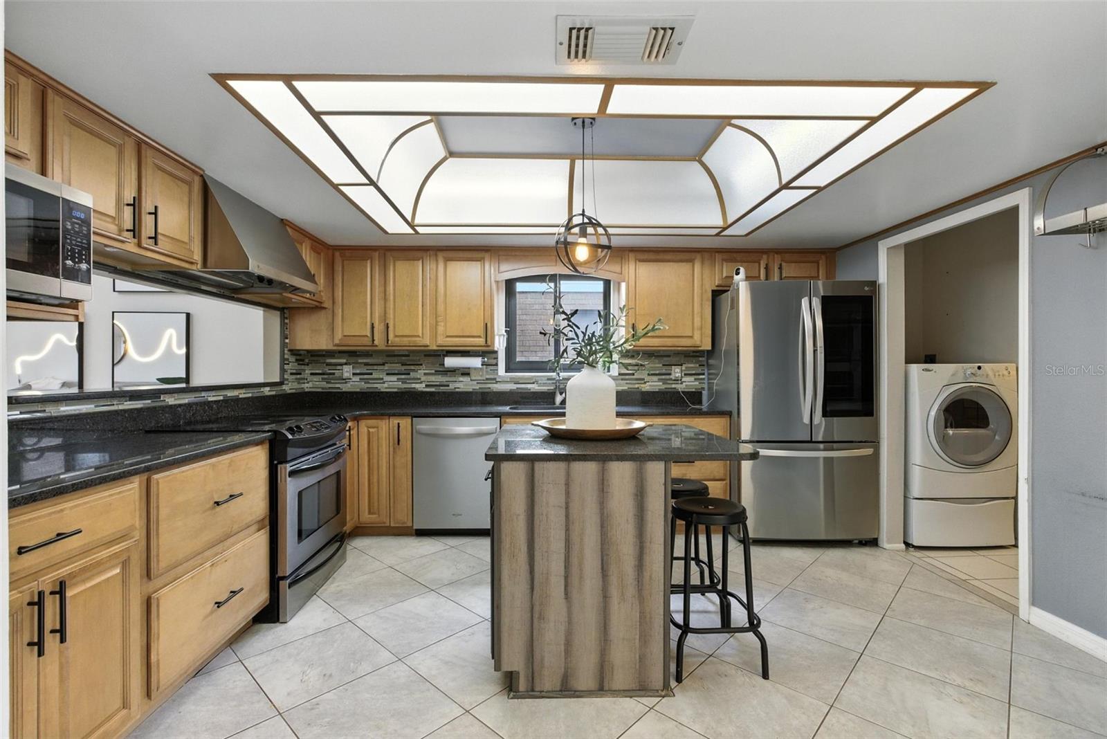 Image 8 of 41 For 563 Belltower Avenue 240