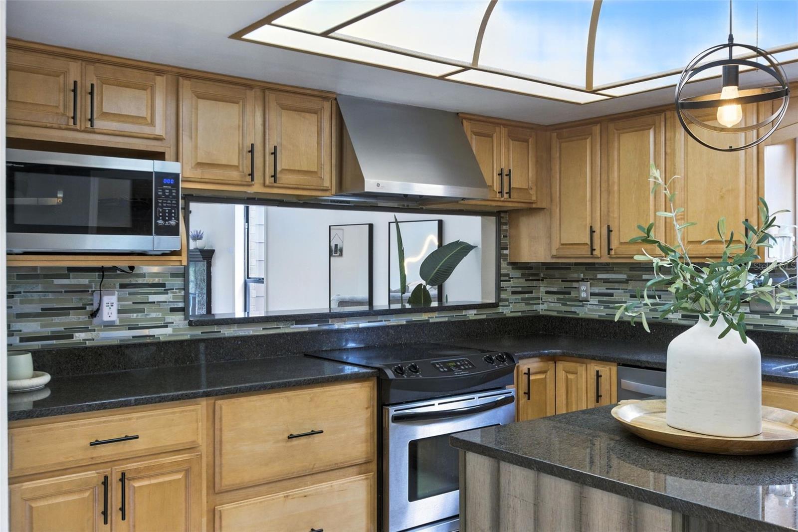 Image 9 of 41 For 563 Belltower Avenue 240