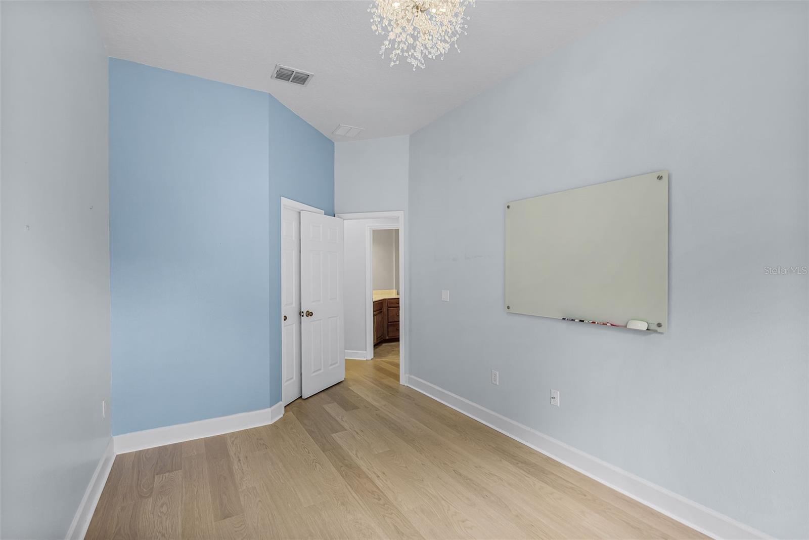 Image 14 of 25 For 336 Kaley Street