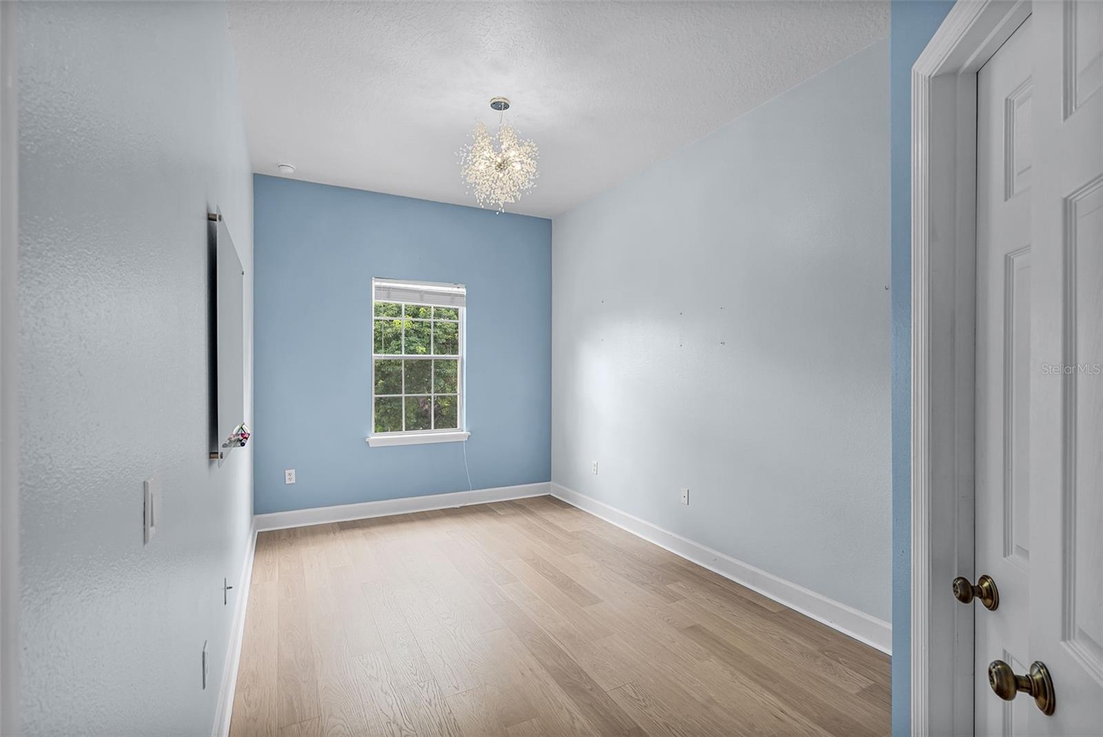 Image 15 of 25 For 336 Kaley Street