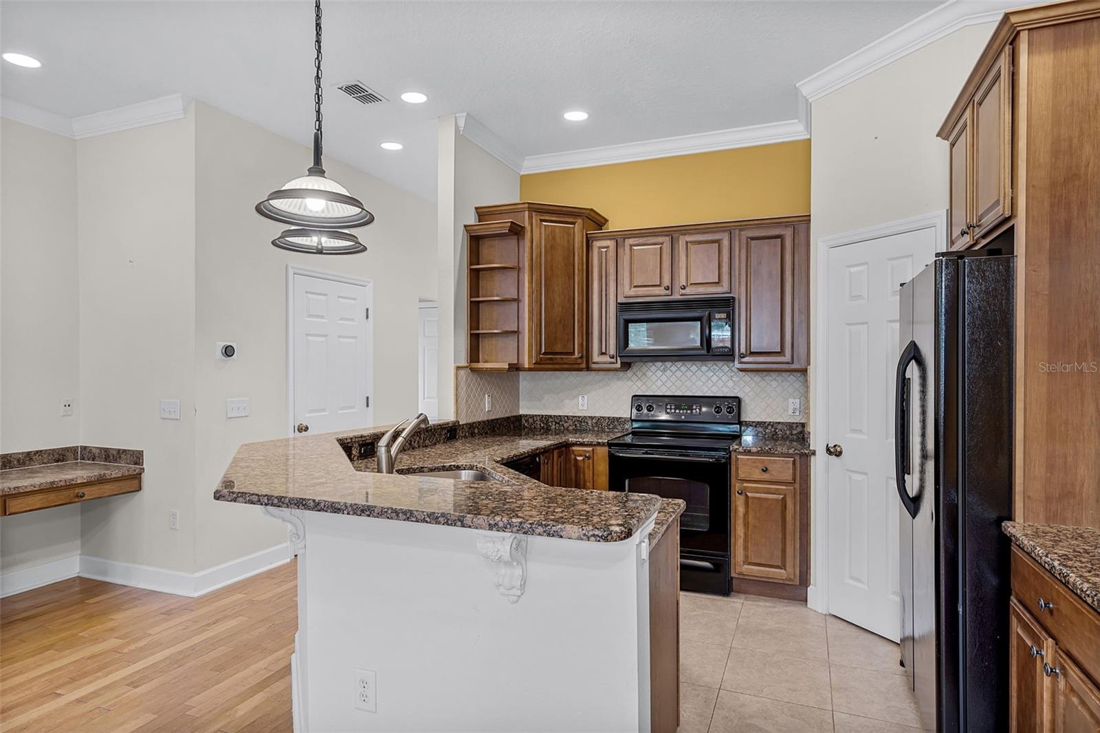 Image 4 of 25 For 336 Kaley Street