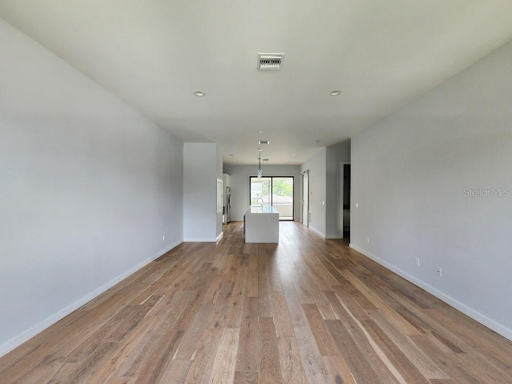 Image 4 of 30 For 532 Plaza Place 2