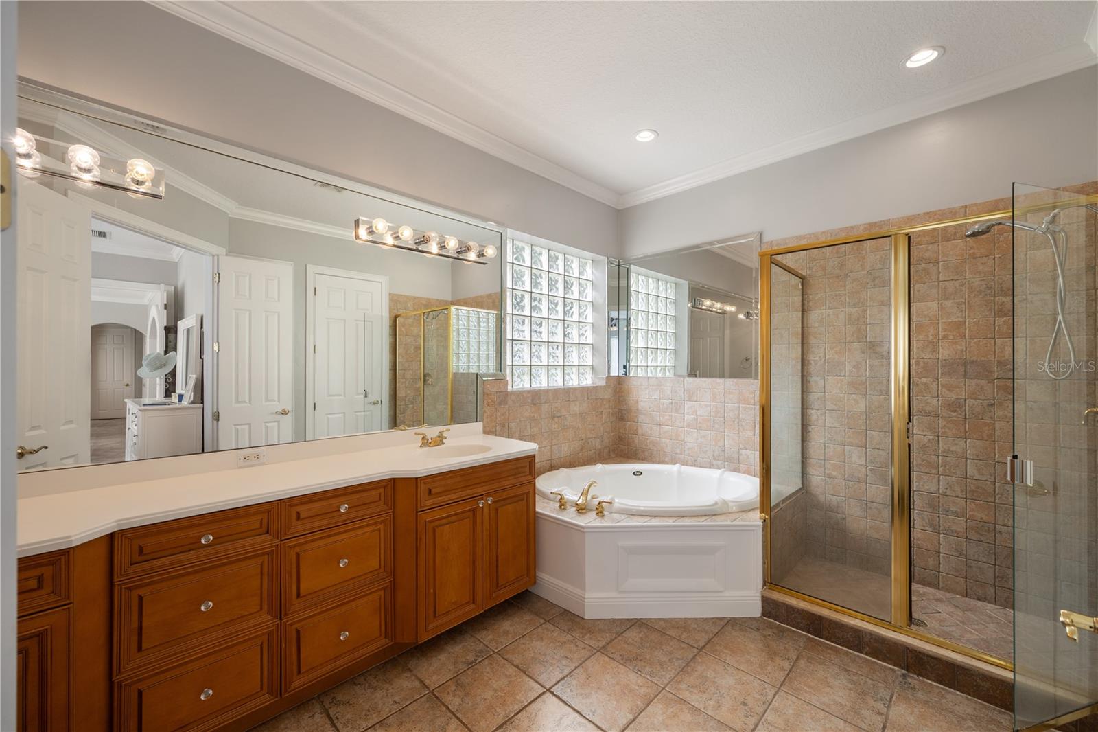 Image 18 of 59 For 10760 Emerald Chase Drive