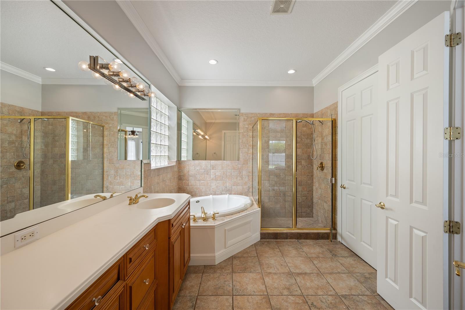 Image 19 of 59 For 10760 Emerald Chase Drive