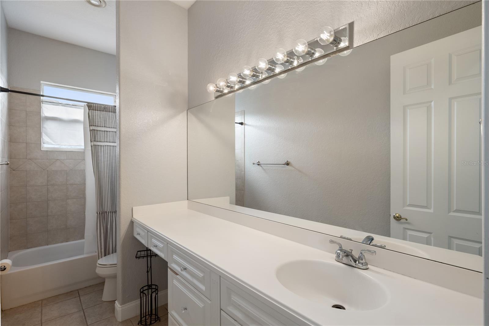 Image 29 of 59 For 10760 Emerald Chase Drive