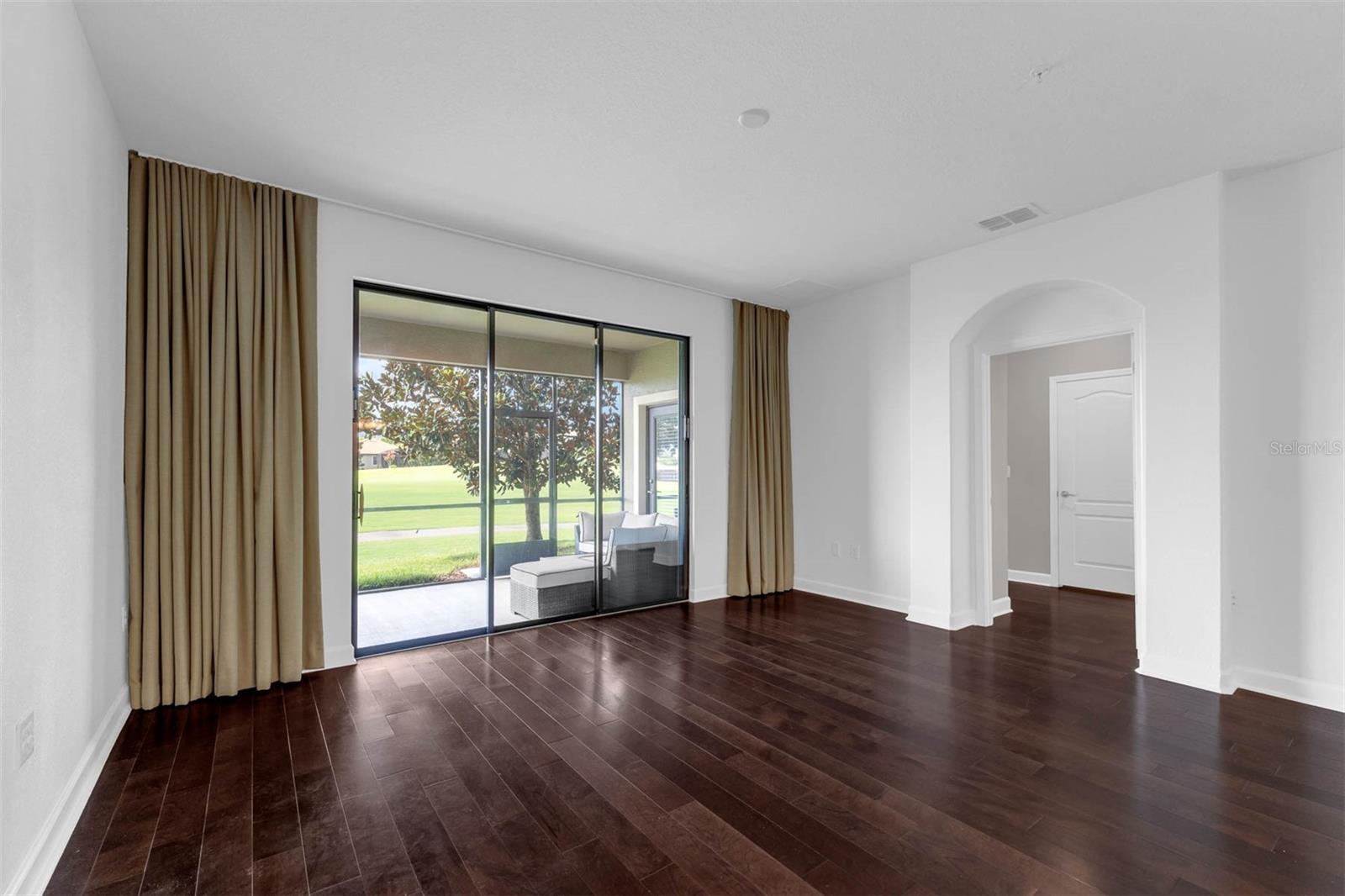 Image 13 of 47 For 8970 Azalea Sands Lane 2302