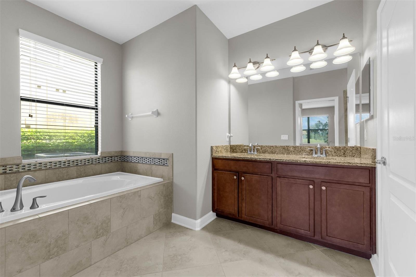 Image 19 of 47 For 8970 Azalea Sands Lane 2302