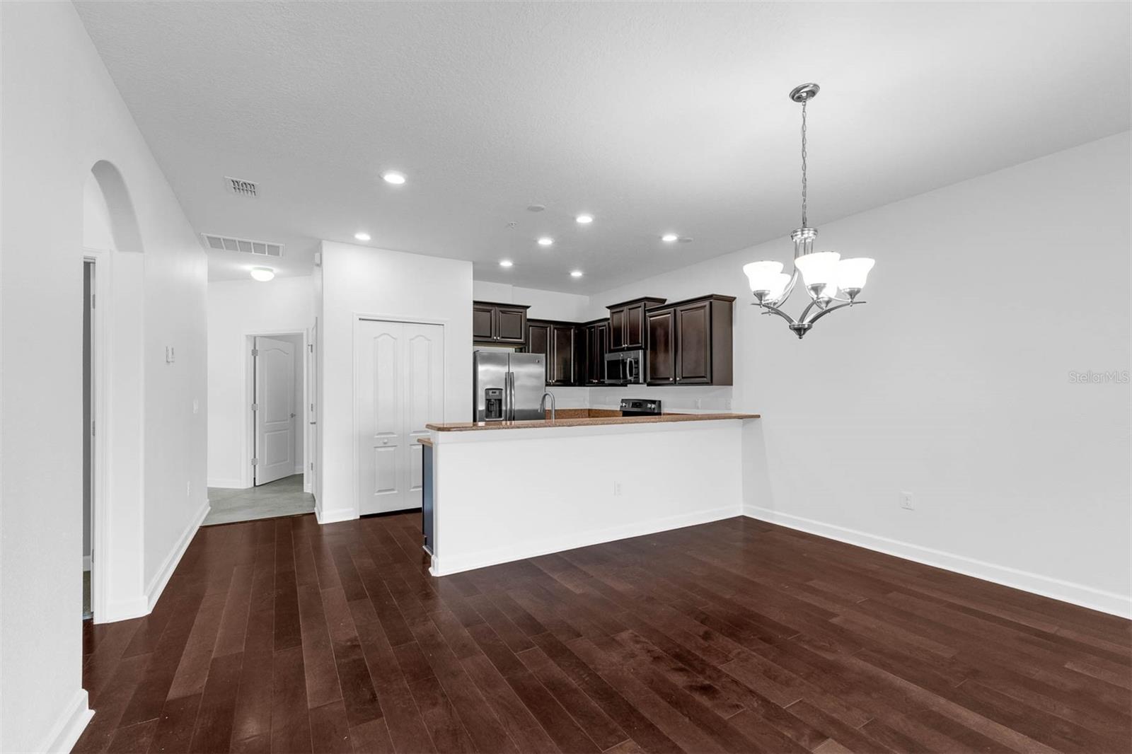 Image 9 of 47 For 8970 Azalea Sands Lane 2302