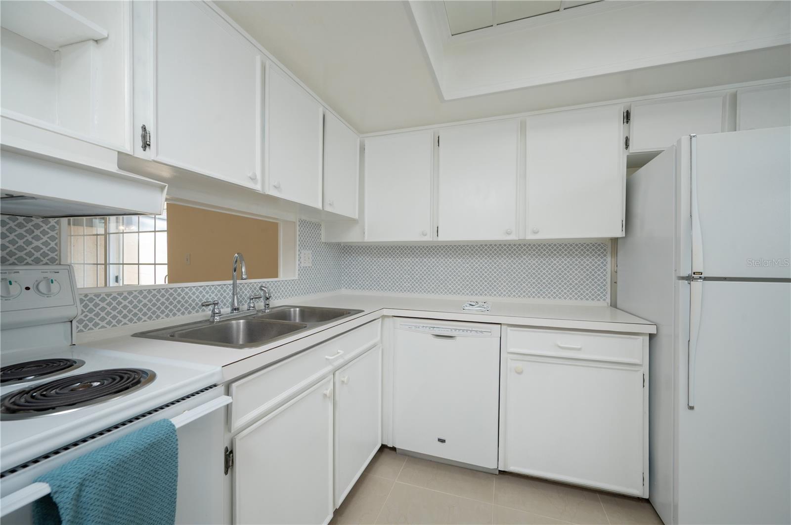 Image 8 of 28 For 544 Cascade Circle 102